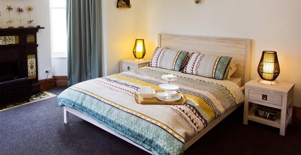 Artica Art & Accommodation Dunedin Room photo